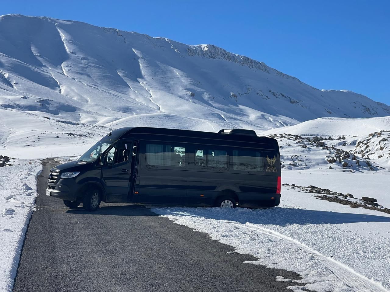 Mercedes Sprinter 2024 – minibus premium (jusqu'à 17 passagers)